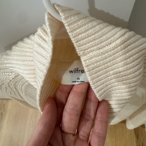 Aritzia Cream Turtleneck Sweater